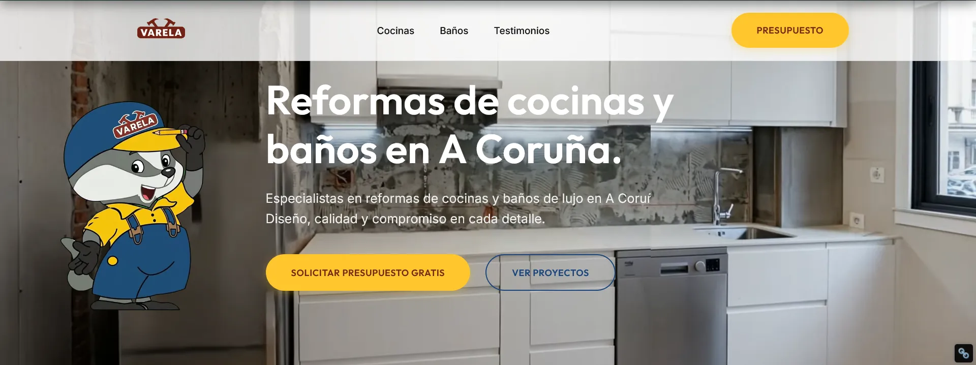 Varela Cocinas y Baños homepage section showing the first implemented showroom layout with polished kitchen and bathroom visuals.